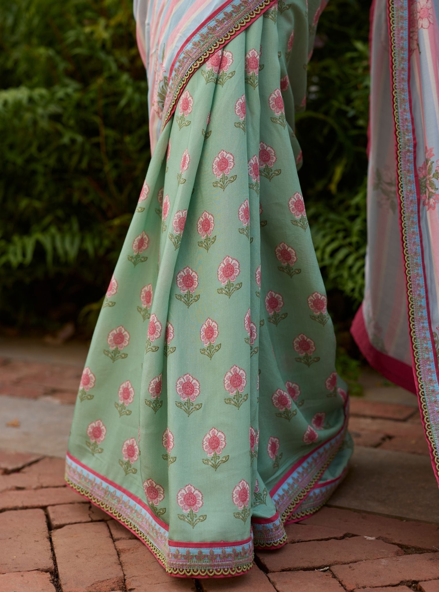 Rava Lawn Printed Green Saree