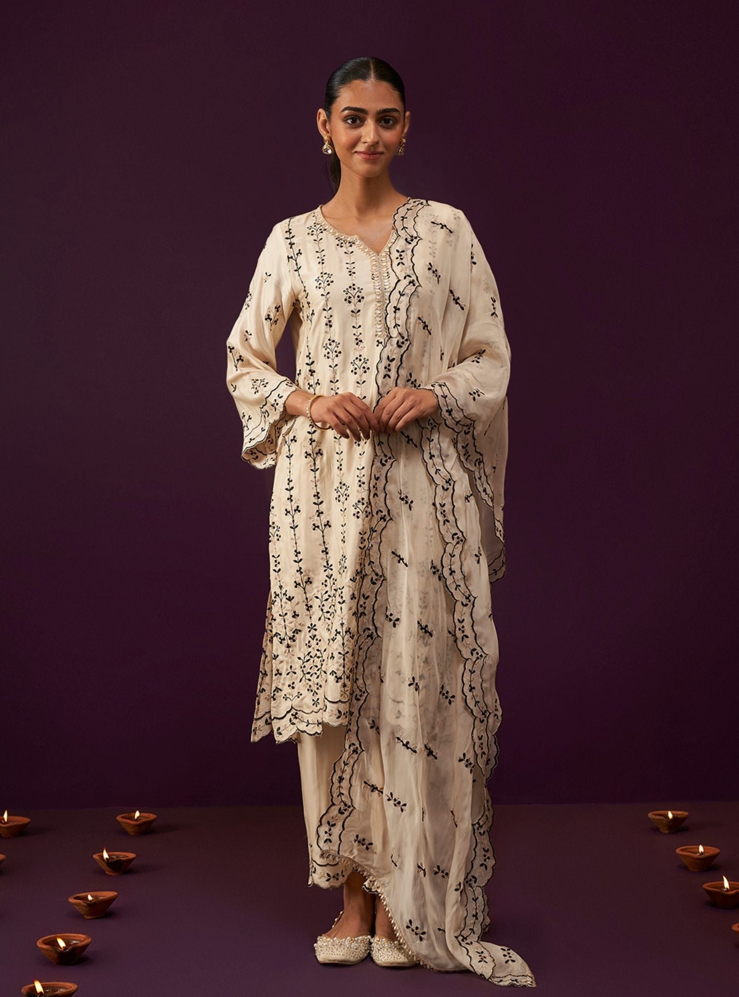 Tasanee Cupro Satin Off White Kurta Set