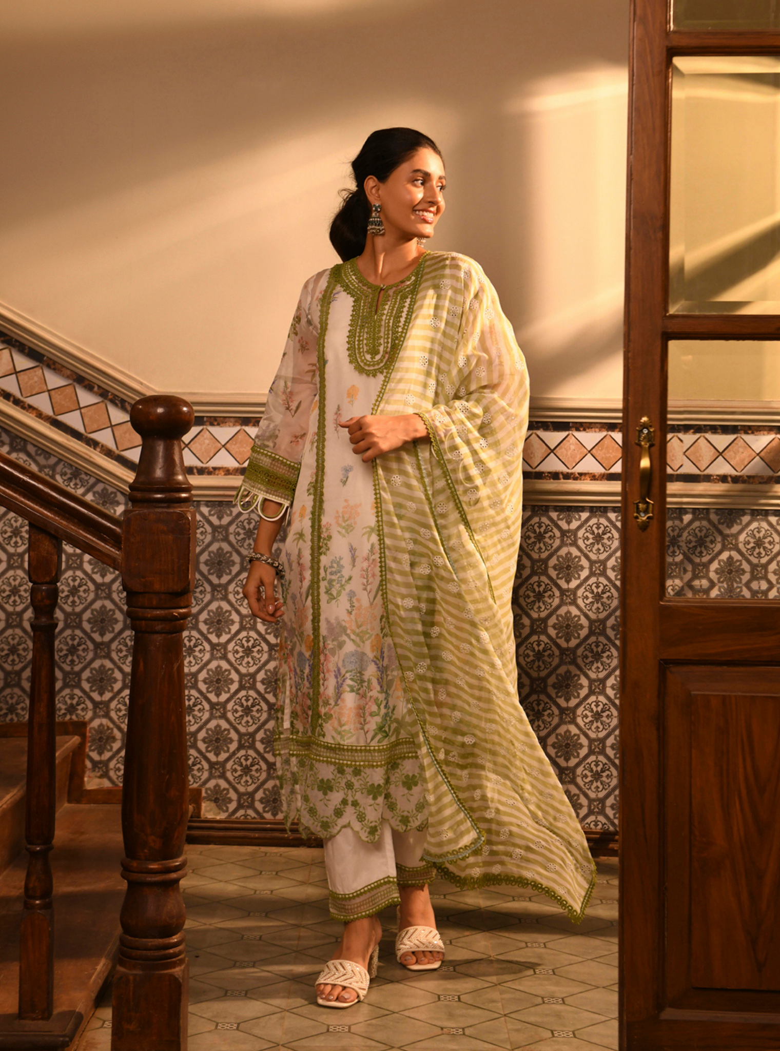 Neda Organza Printed White Kurta Set
