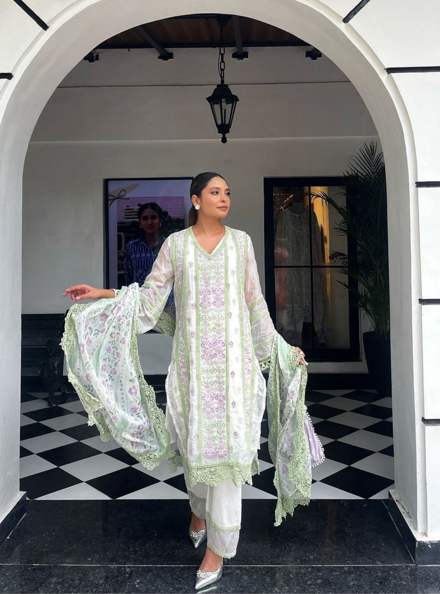 Paniz Organza White Kurta Set