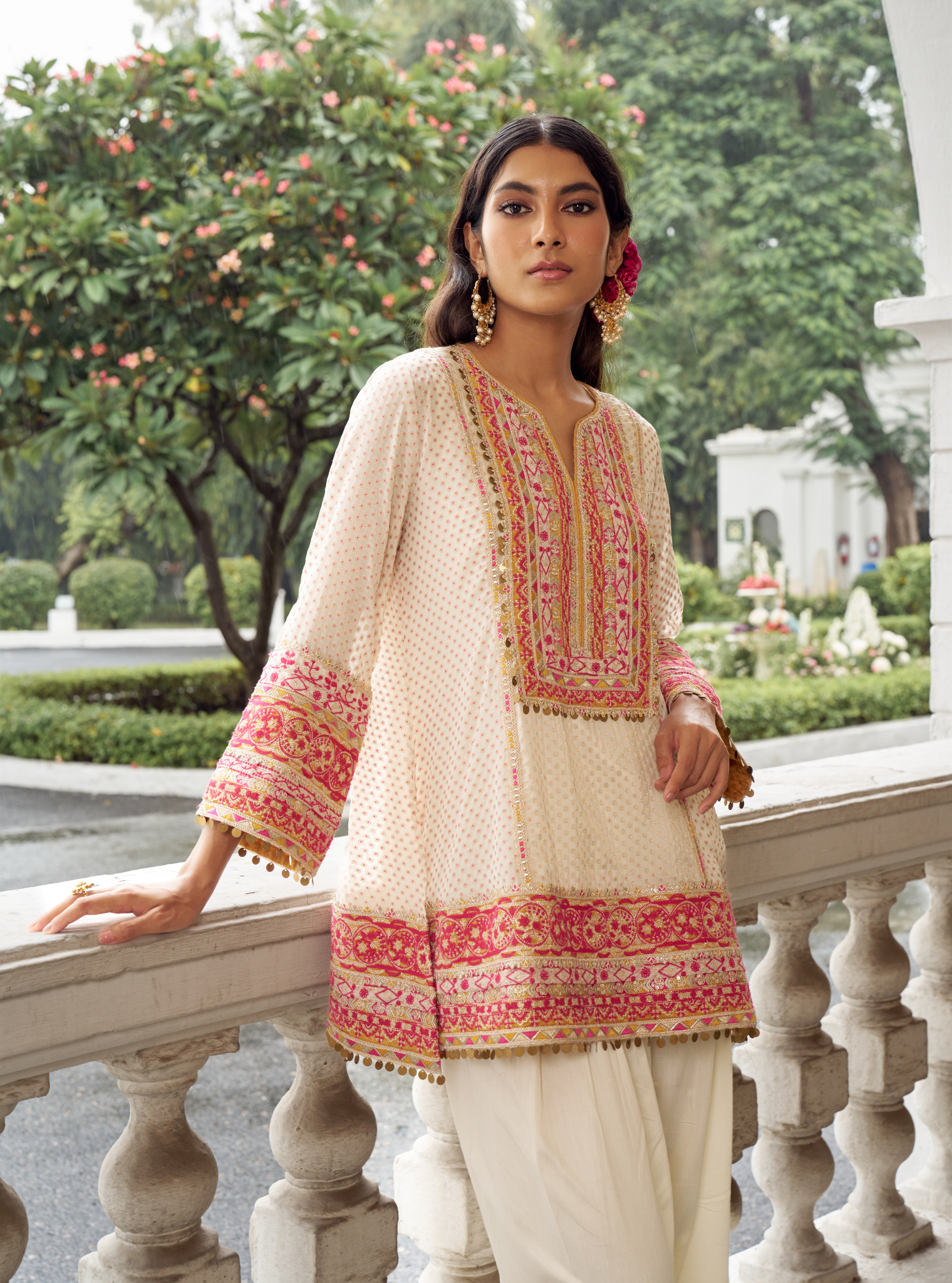 Utsavi Off White Banarasi Kurta Set