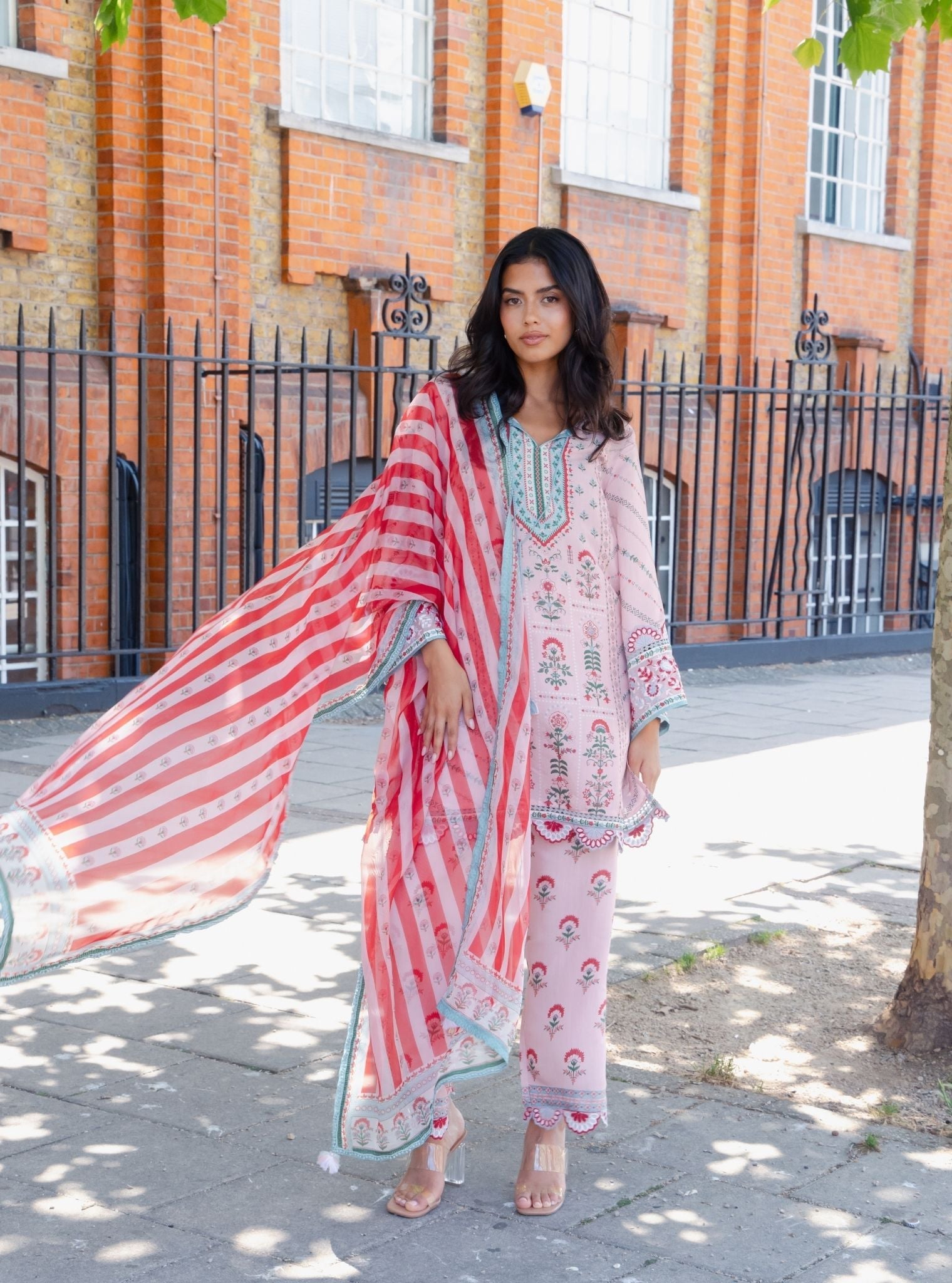 Siara Lawn Printed Pink Kurta Set