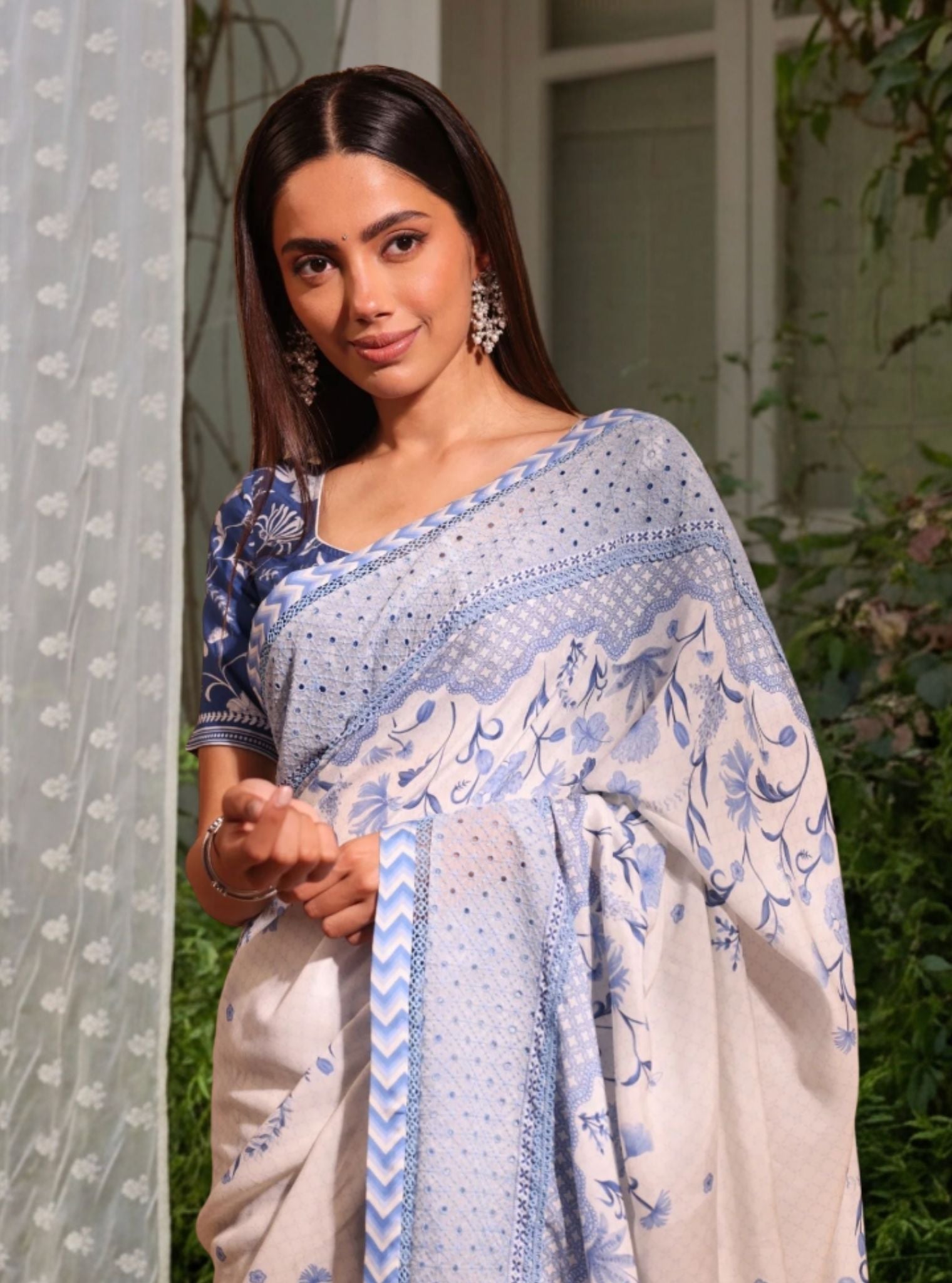 Niri Lawn White Saree