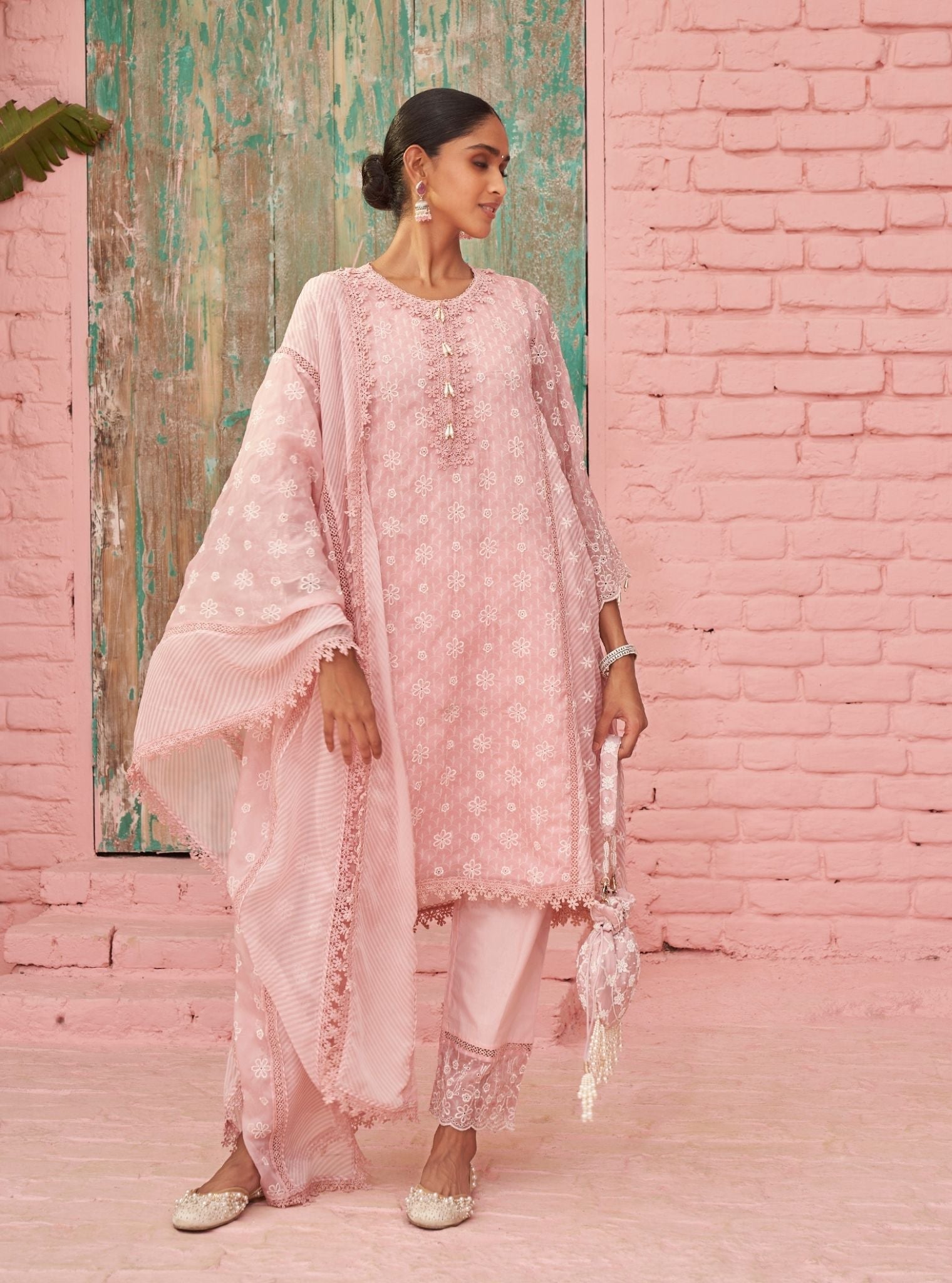Elowyn Organza Printed Pink Kurta Set