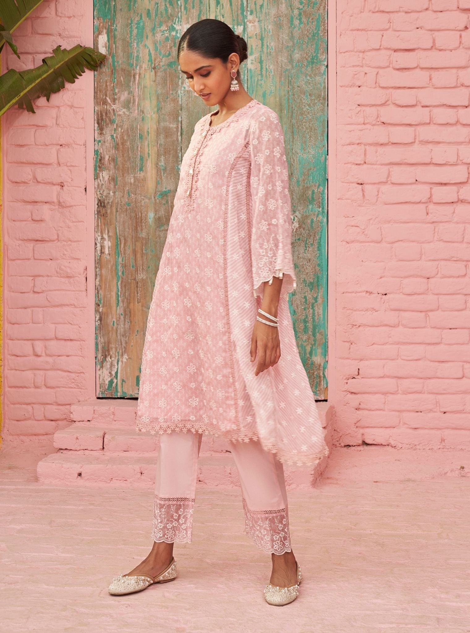 Elowyn Organza Printed Pink Kurta Set