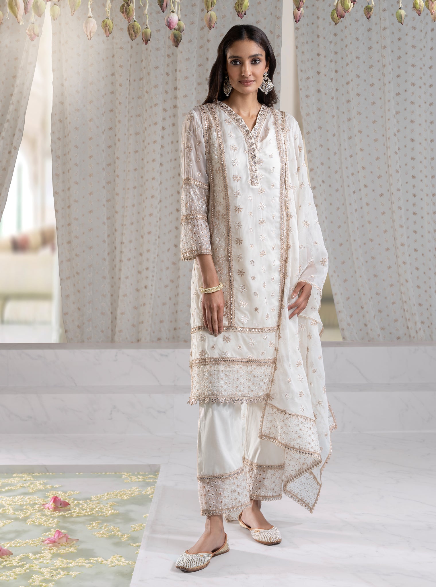 Ilahi Organza Off White Kurta Set