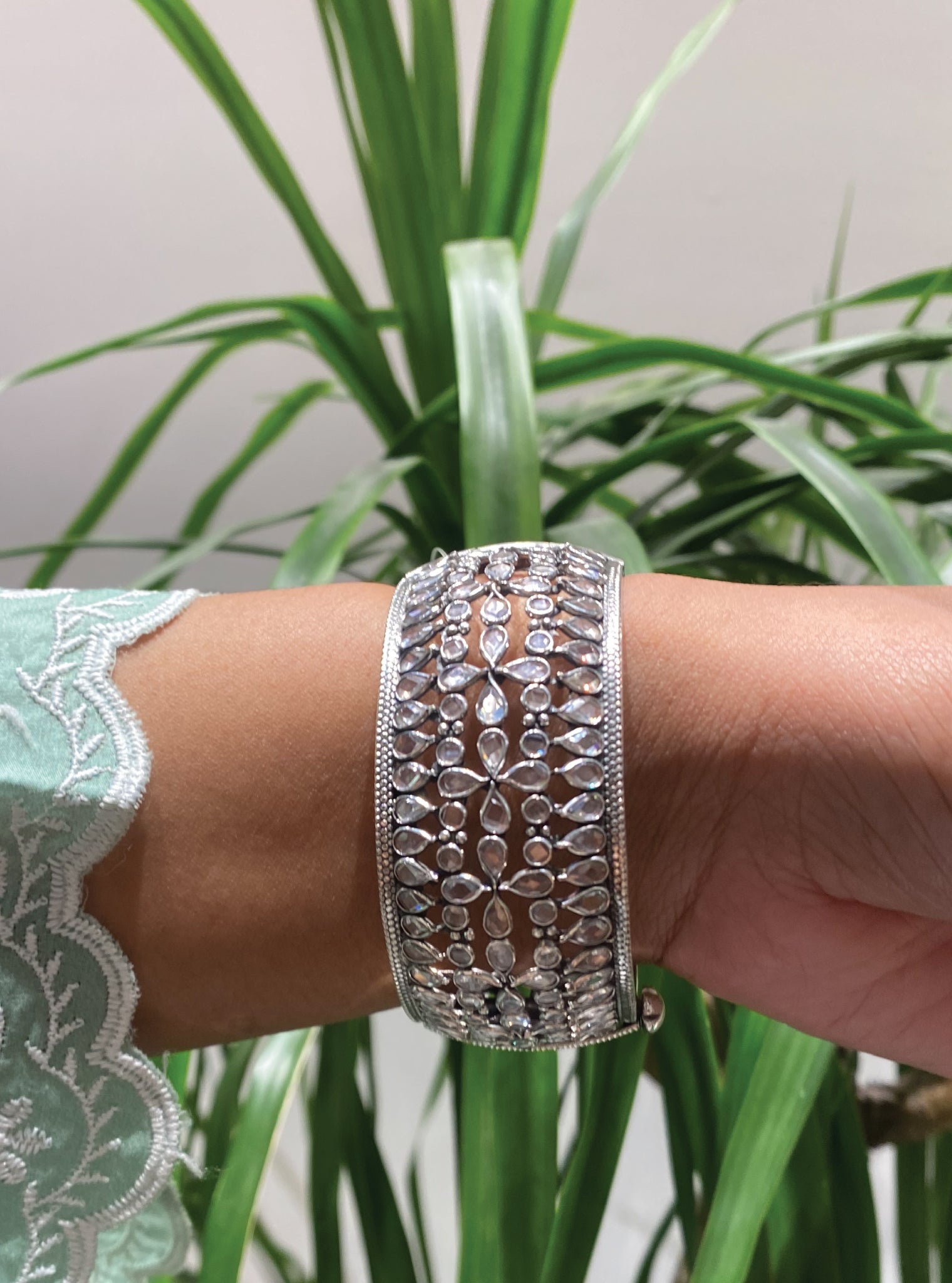 Pure Silver Kaner Kada