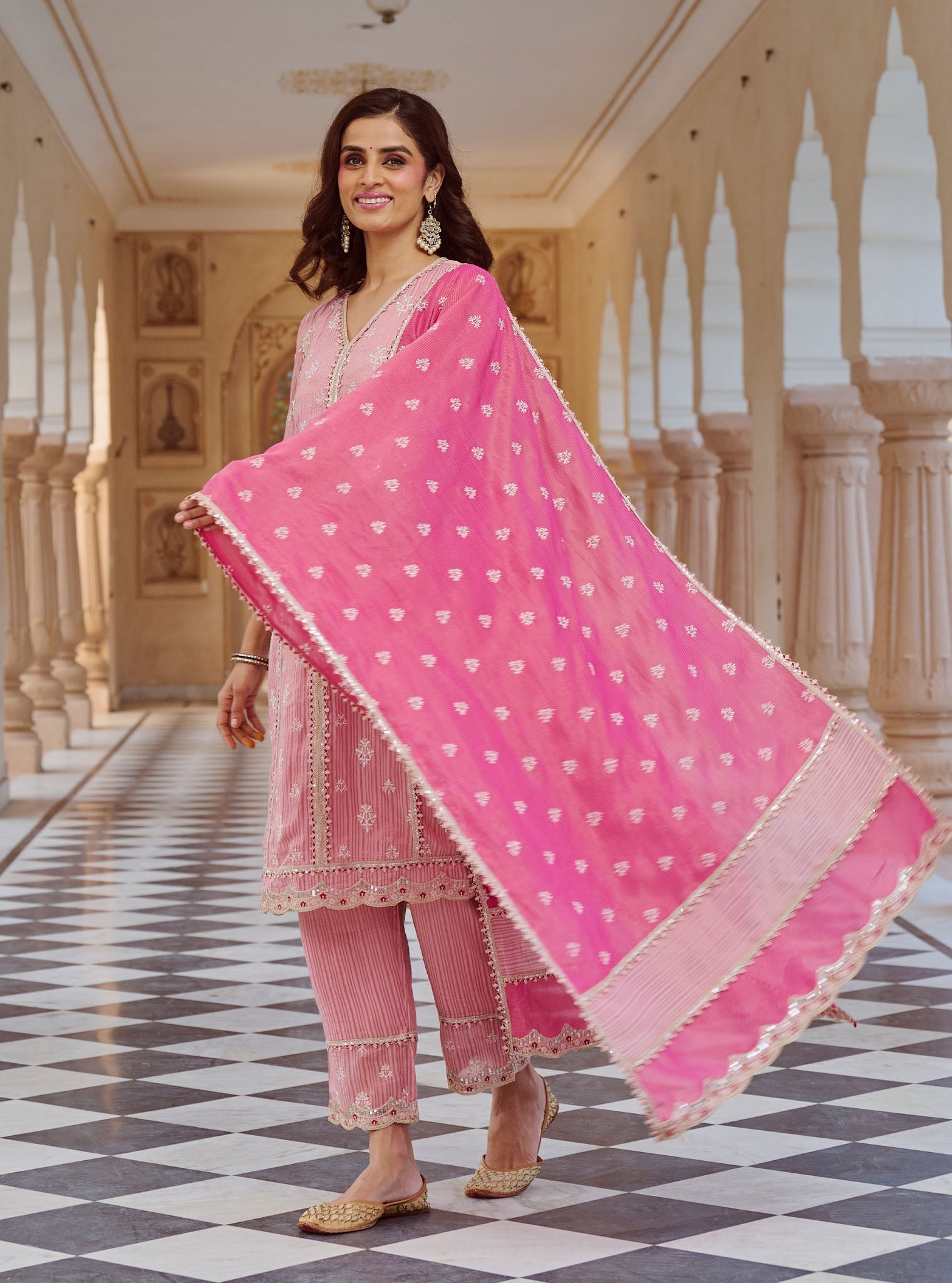 Gerua Banarsi Pink Kurta Set