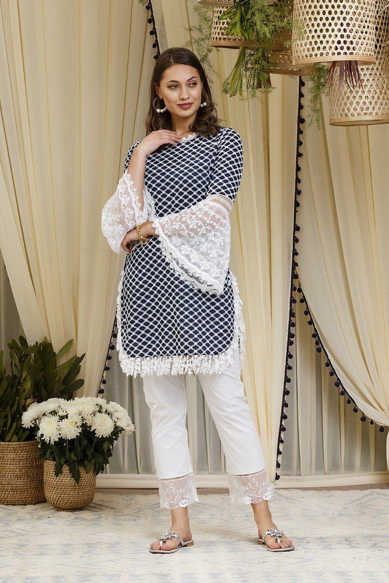 Aspen Kurta With Embroidered Organza pyajamas