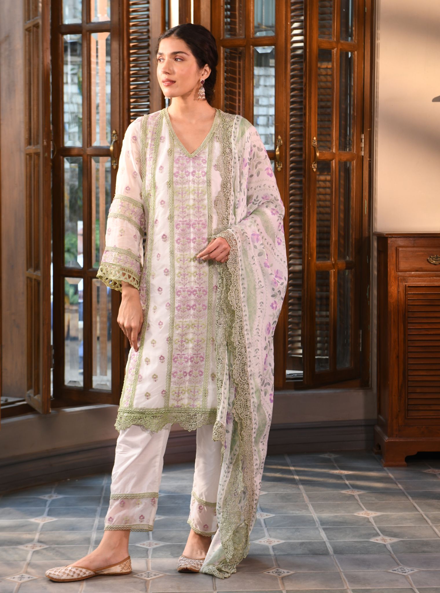 Paniz Organza White Kurta Set