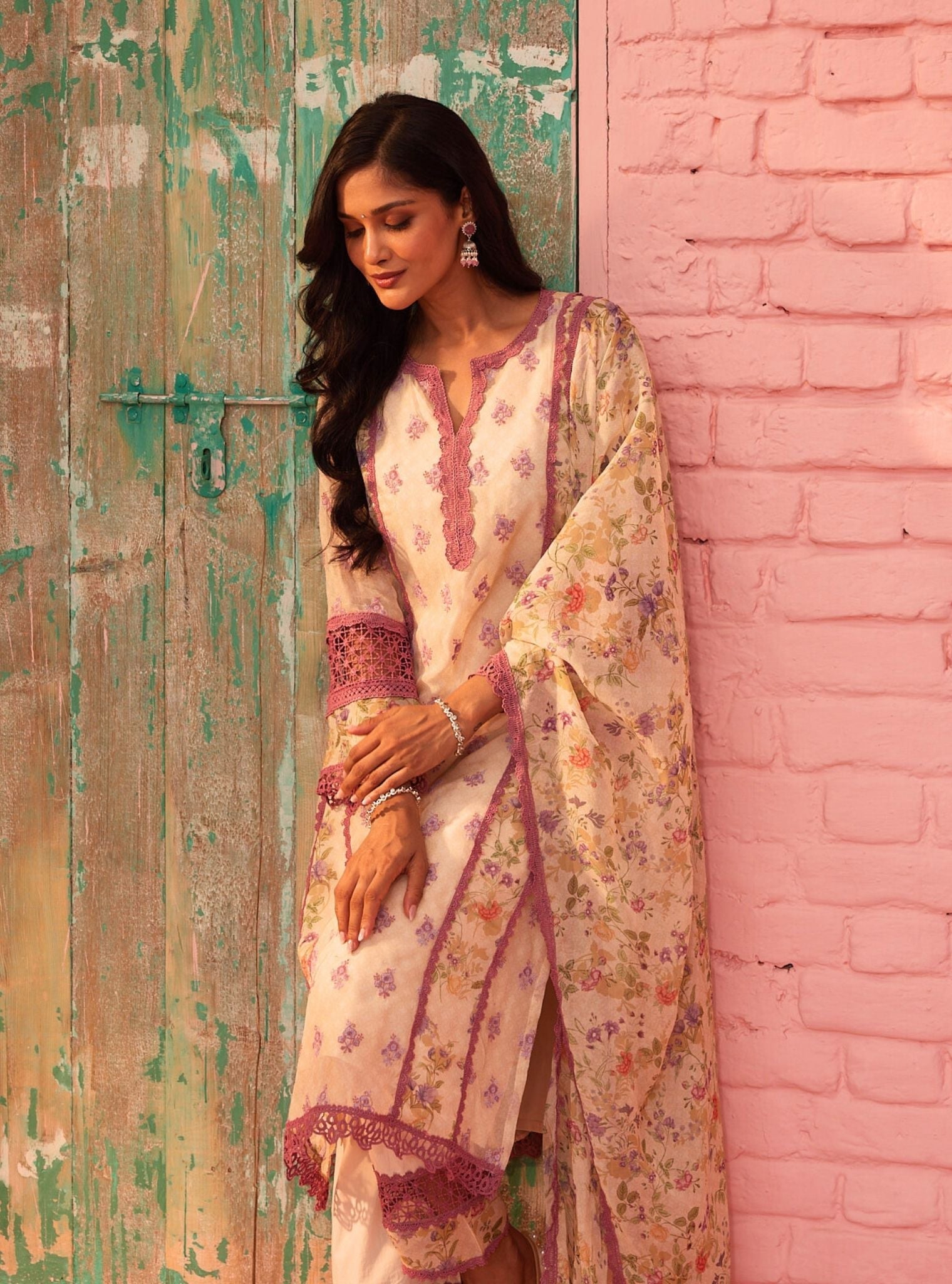 Alwen Organza Printed Off White Kurta Set