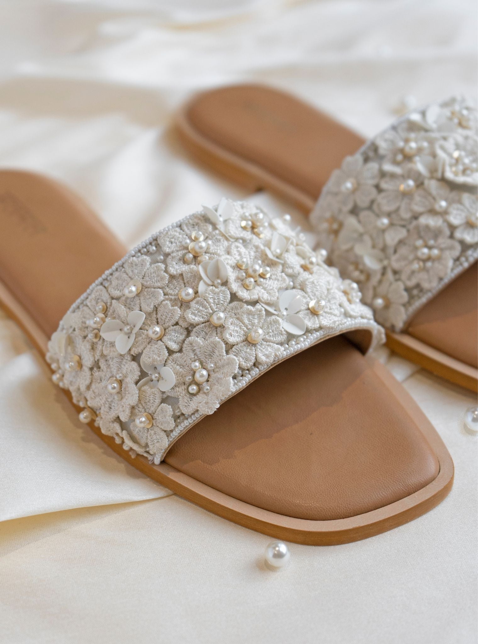 Mrunal Off White Vegan Flat Sandal