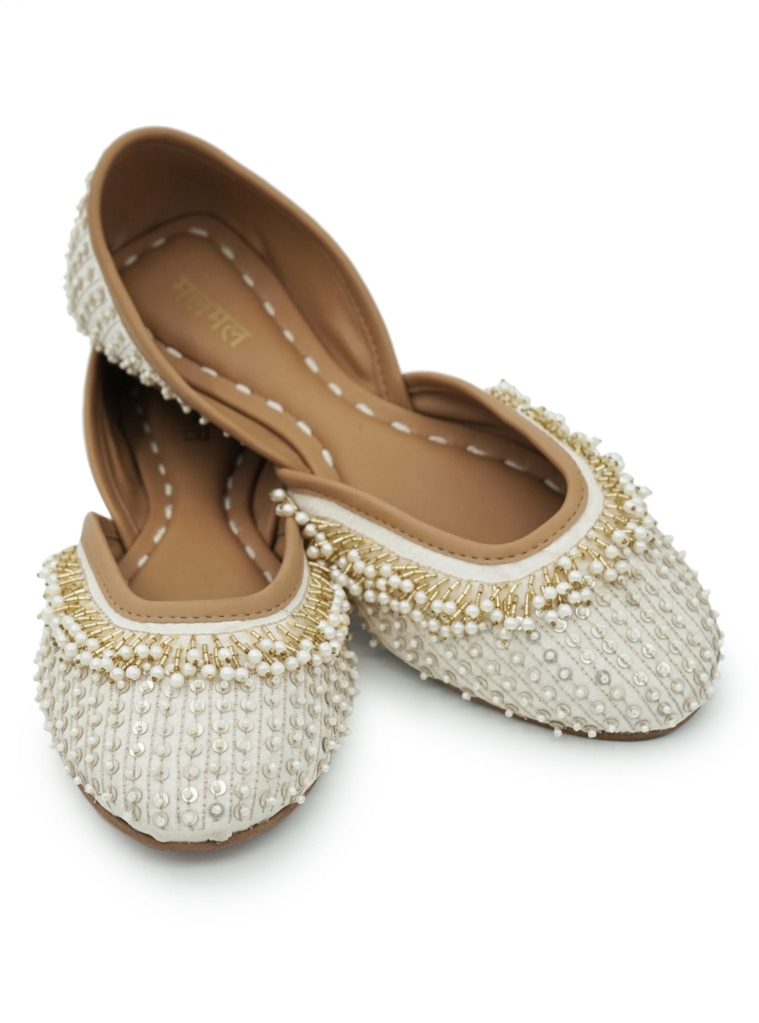 Aira Off White Vegan Jutti