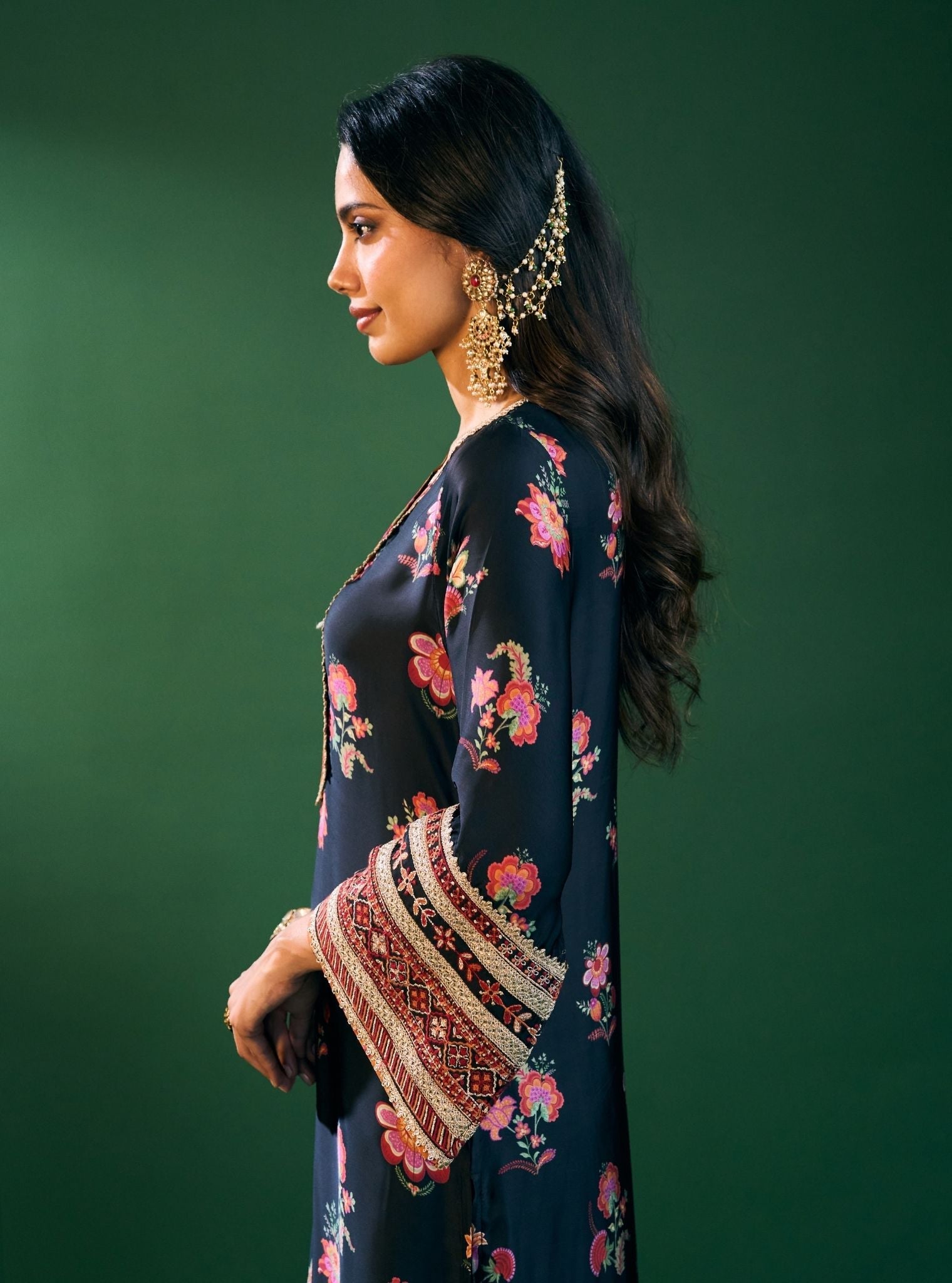 Ovia Cupro Satin Printed Black Kurta & Pant Set