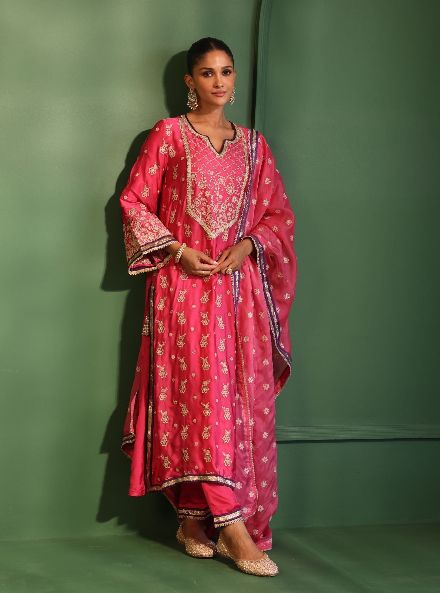 Nazakat Cupro Satin Fuschia Kurta Set