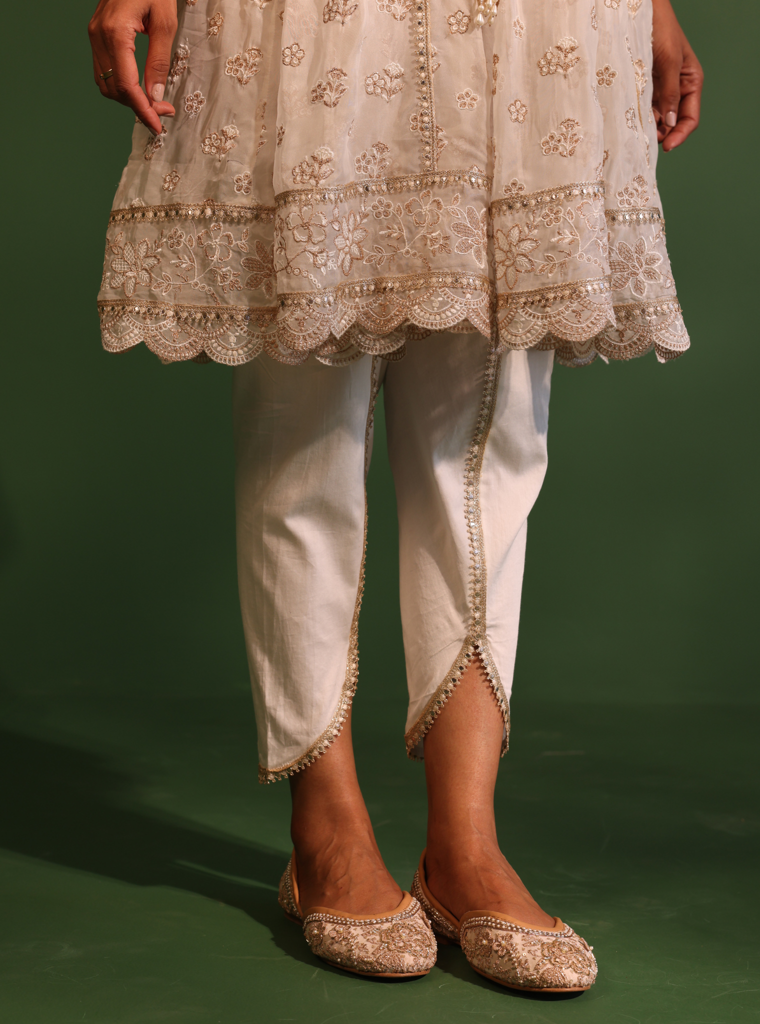 Gaatha Organza Off White Short Anarkali Kurta Set