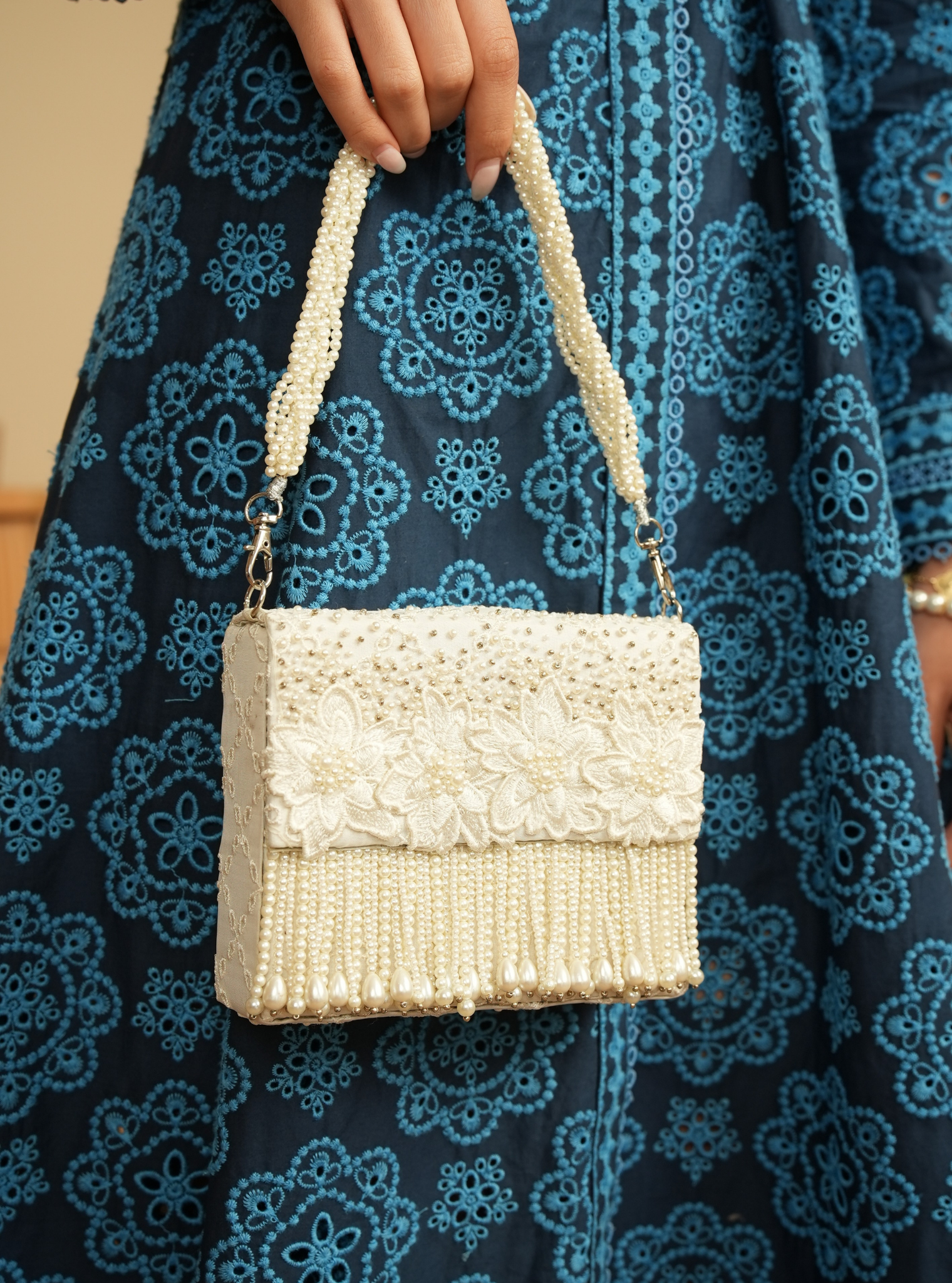 Daisy White Box Handbag