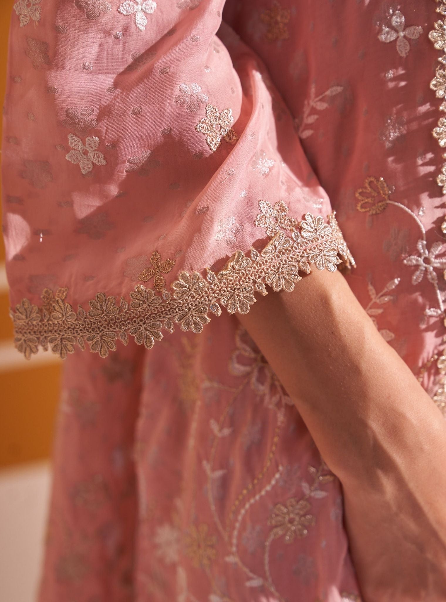 Sohni Banarsi Pink Kurta Set