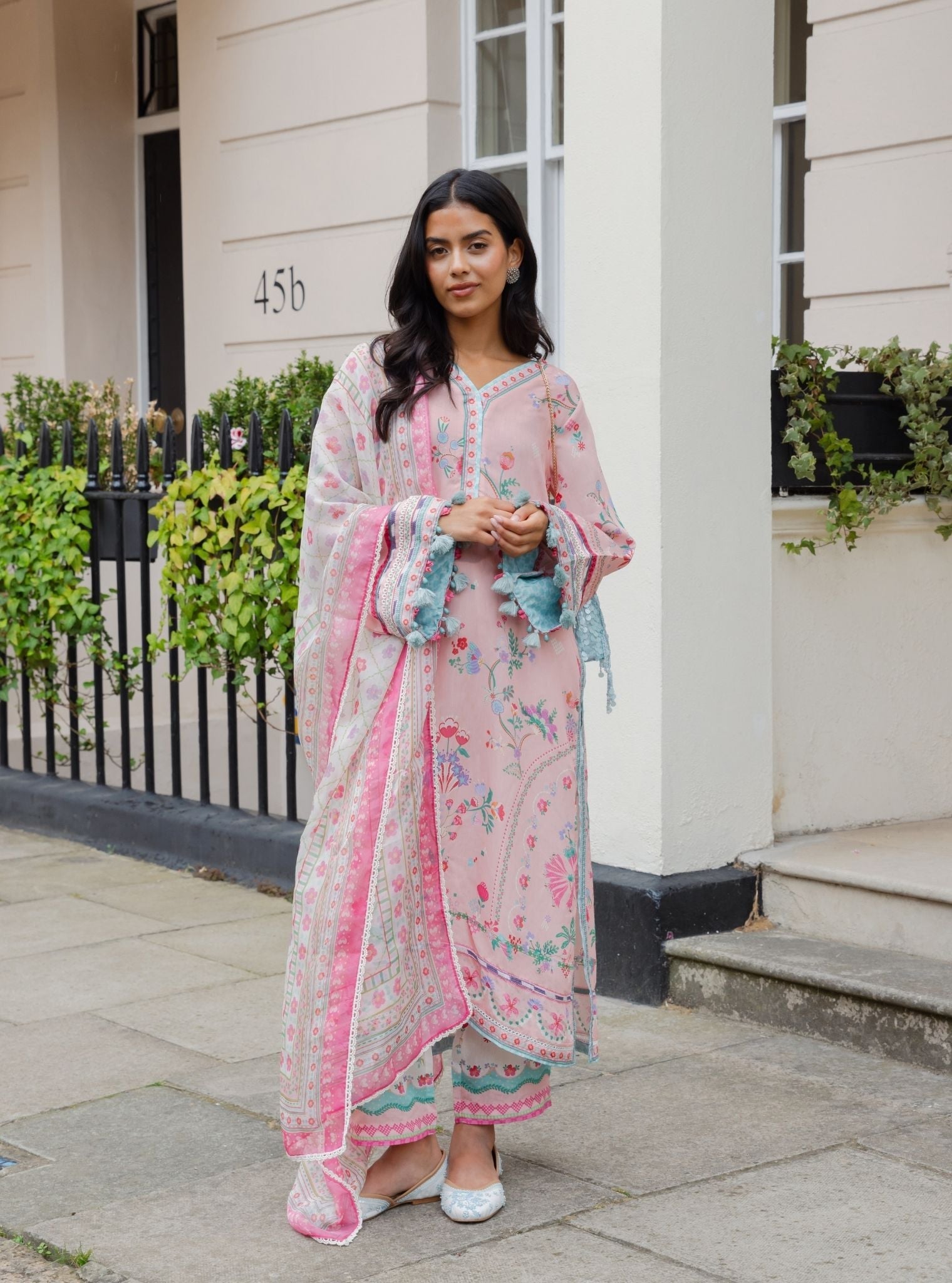 Saeli Lawn Printed Pink Kurta Set