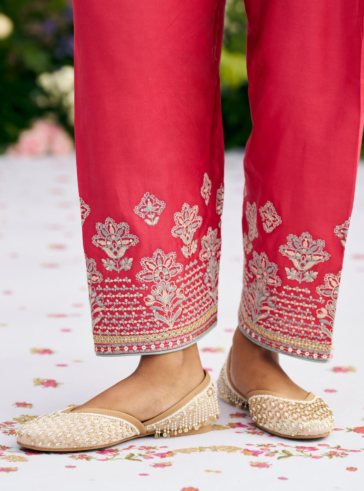 Laboni Light Gold Vegan Jutti