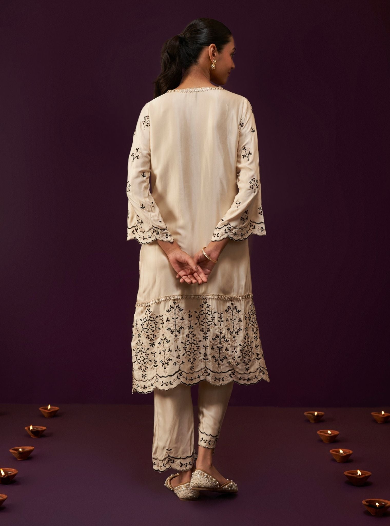 Tasanee Cupro Satin Off White Kurta Set