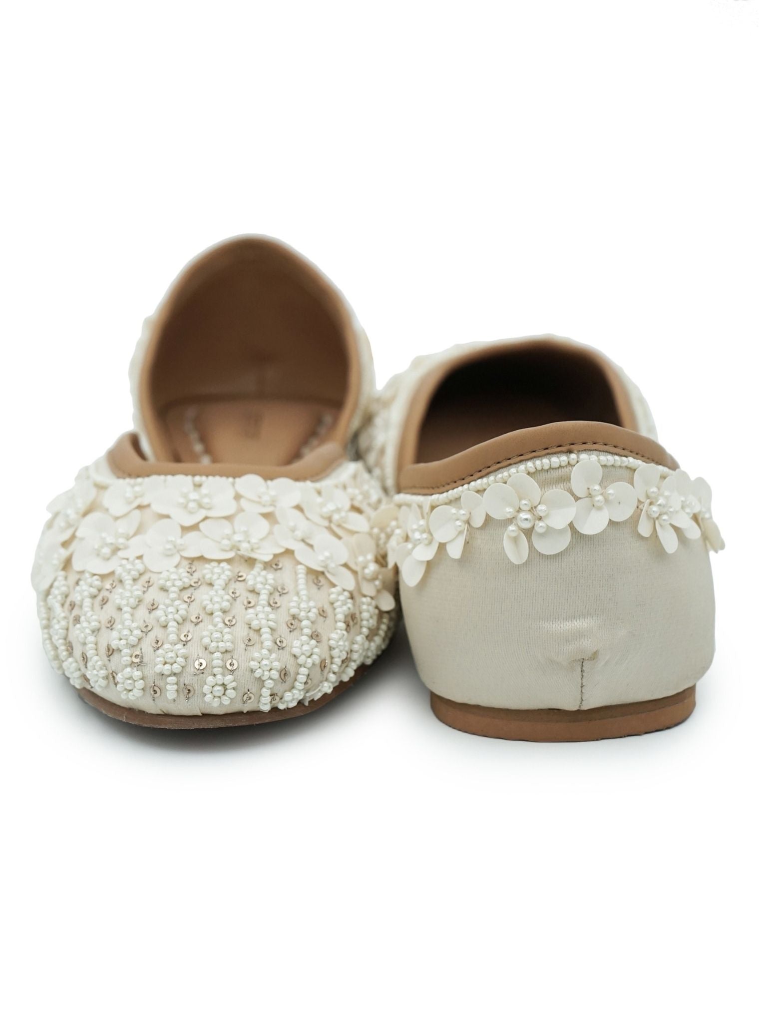 Haniya Off White Vegan Jutti