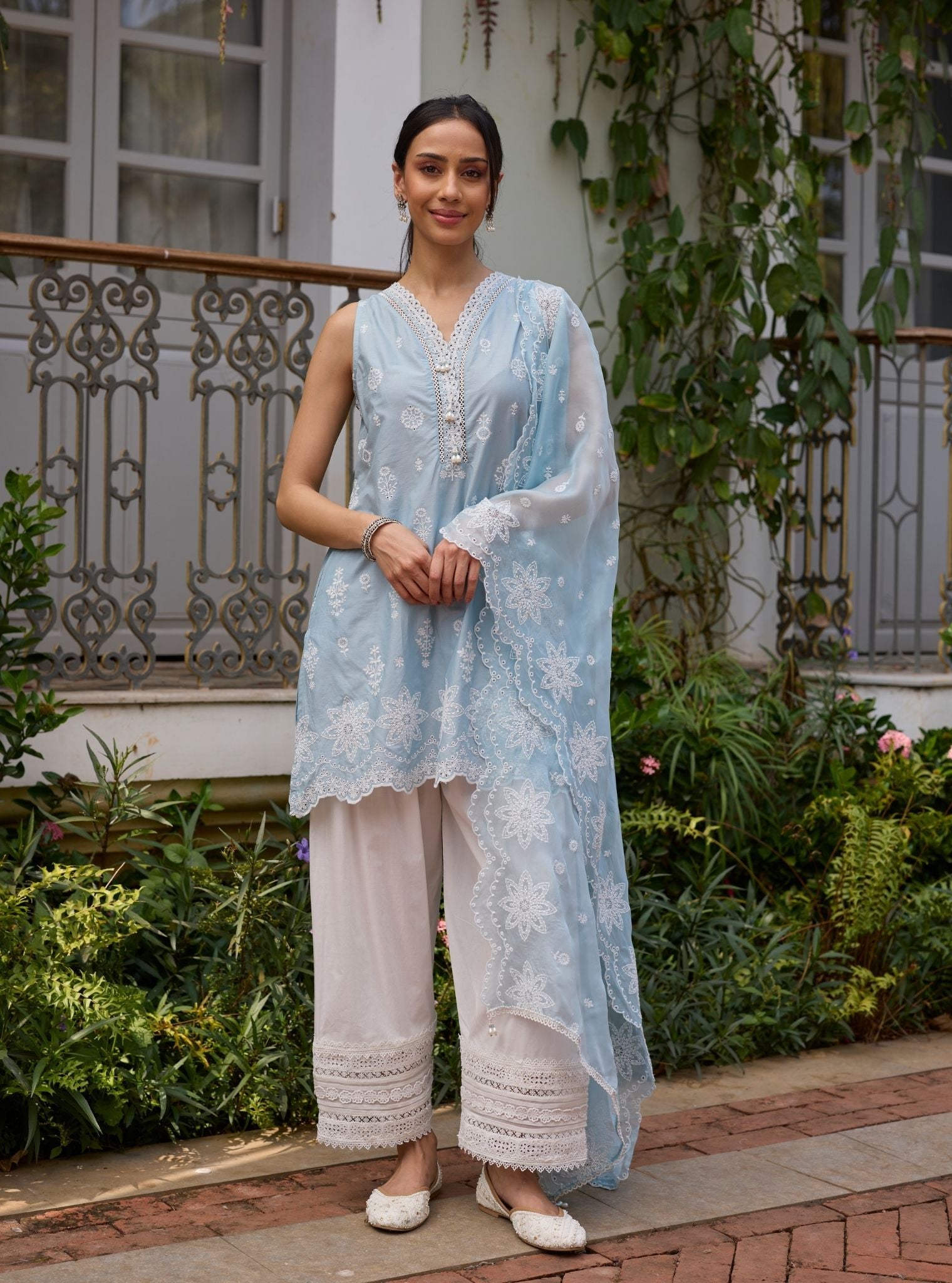 Zoa Supima Cotton Blue Kurta With Supima Cotton Zeyaara White Pant