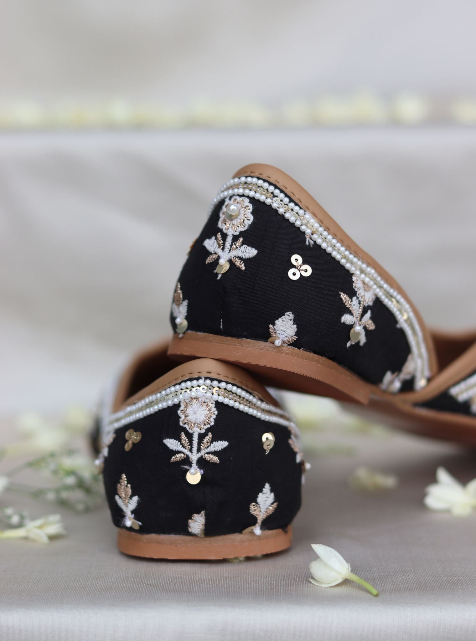 Nadia Black Vegan Jutti