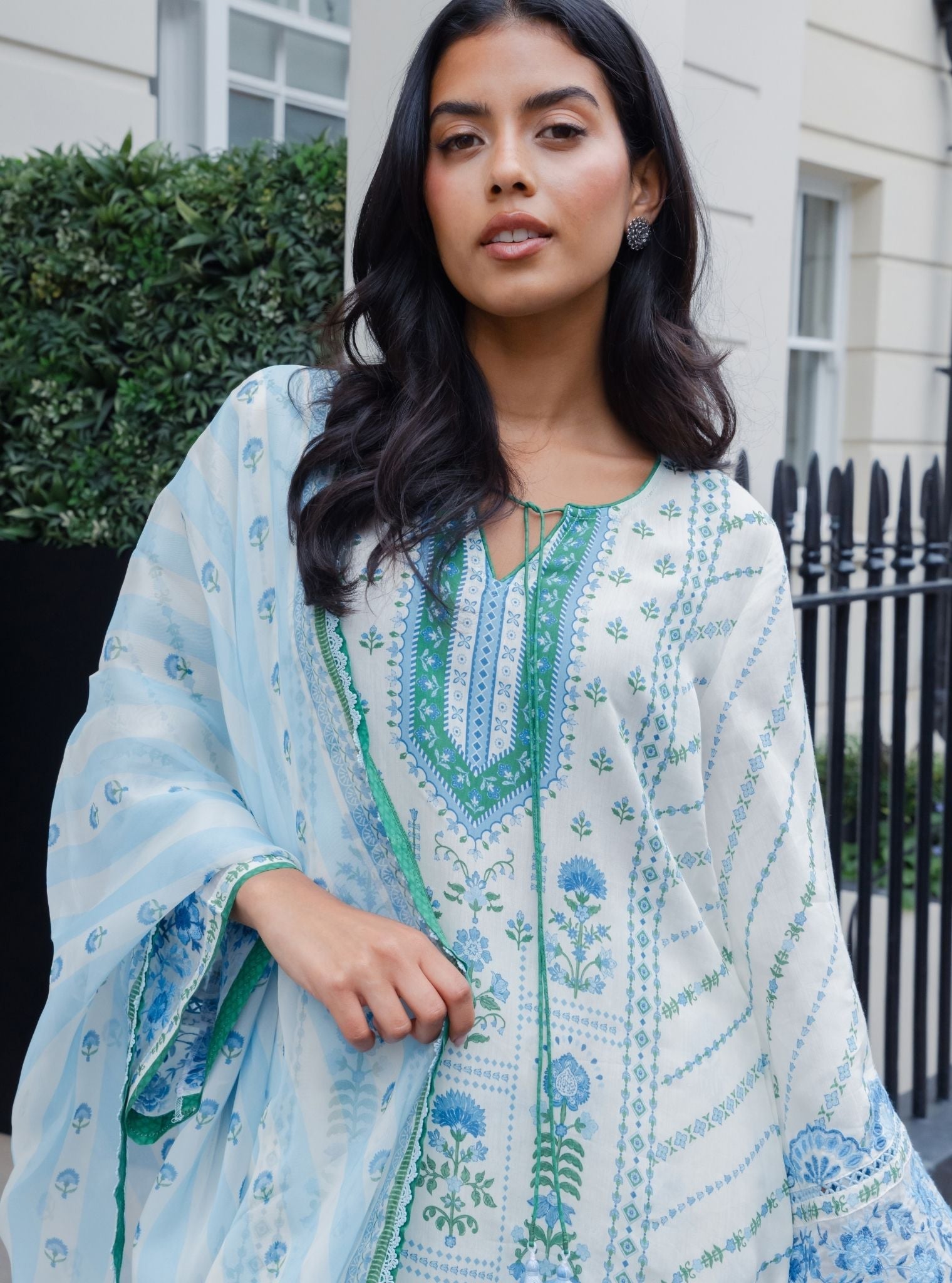 Siara Lawn Printed Off White Kurta Set