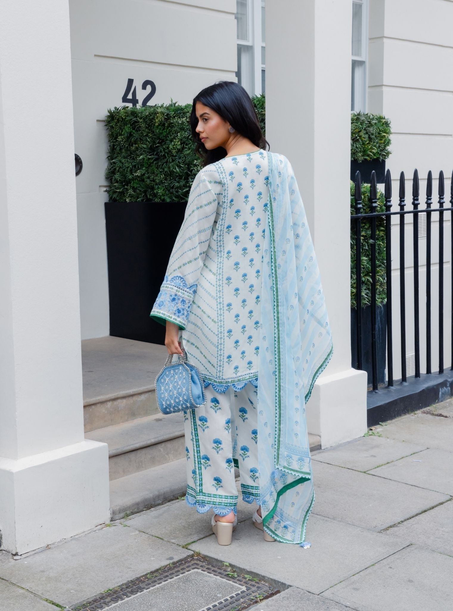 Siara Lawn Printed Off White Kurta Set