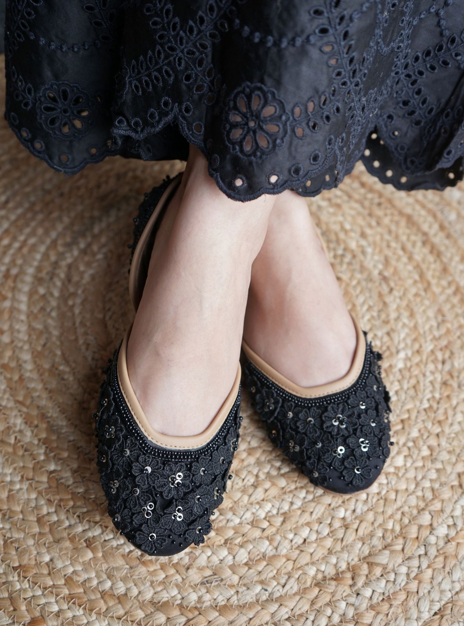 Gulnar Black Vegan Jutti