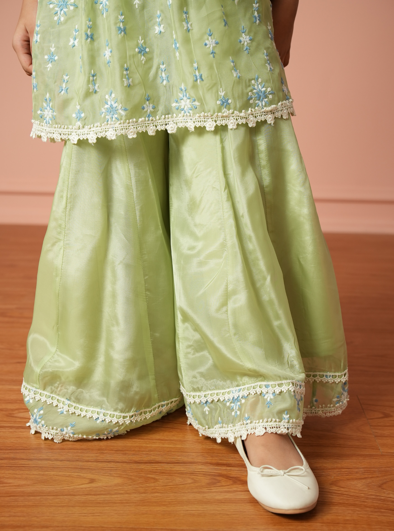 Averine Organza Green Kurta Set