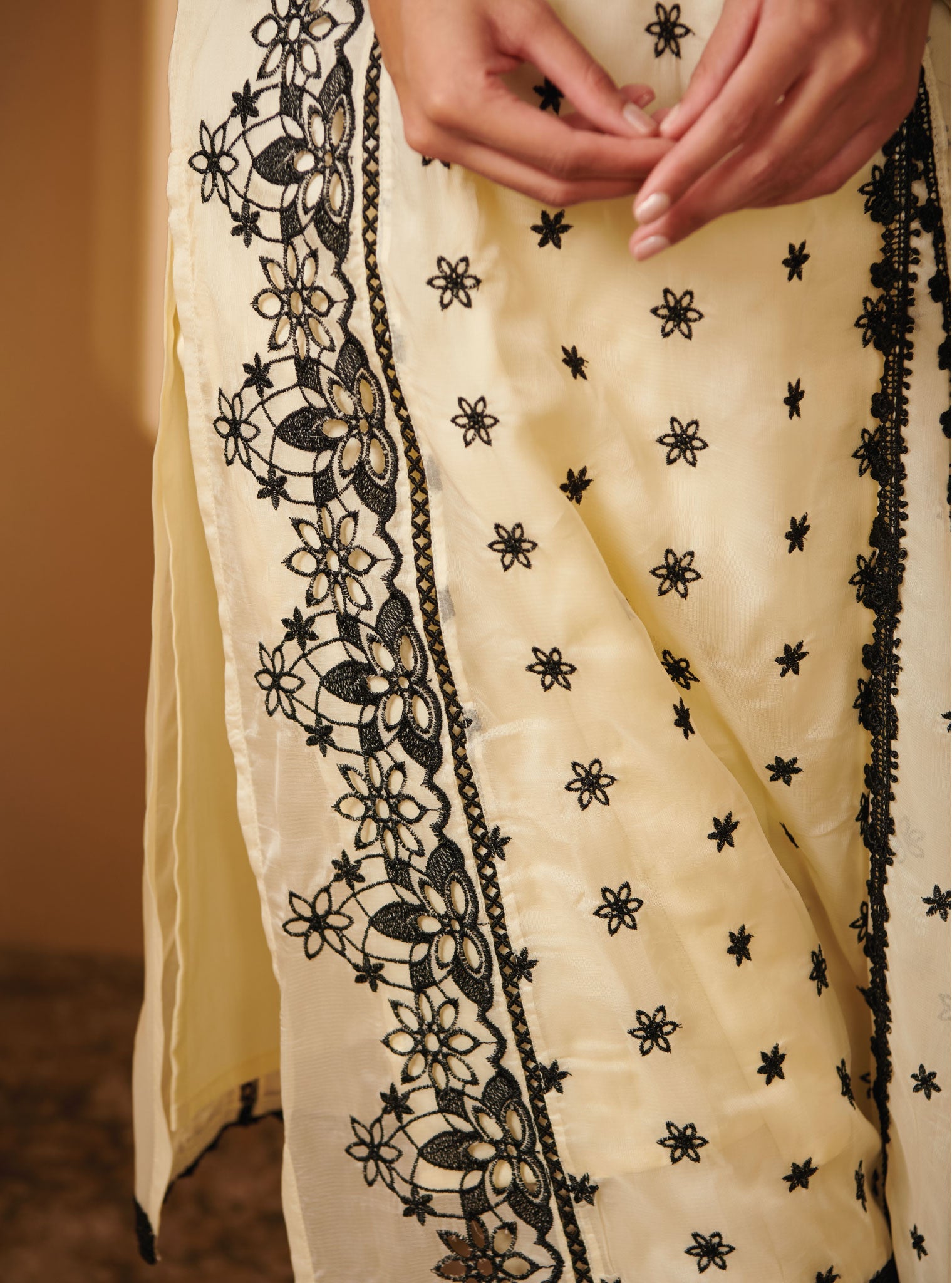 Valya Organza Off White Kurta Set