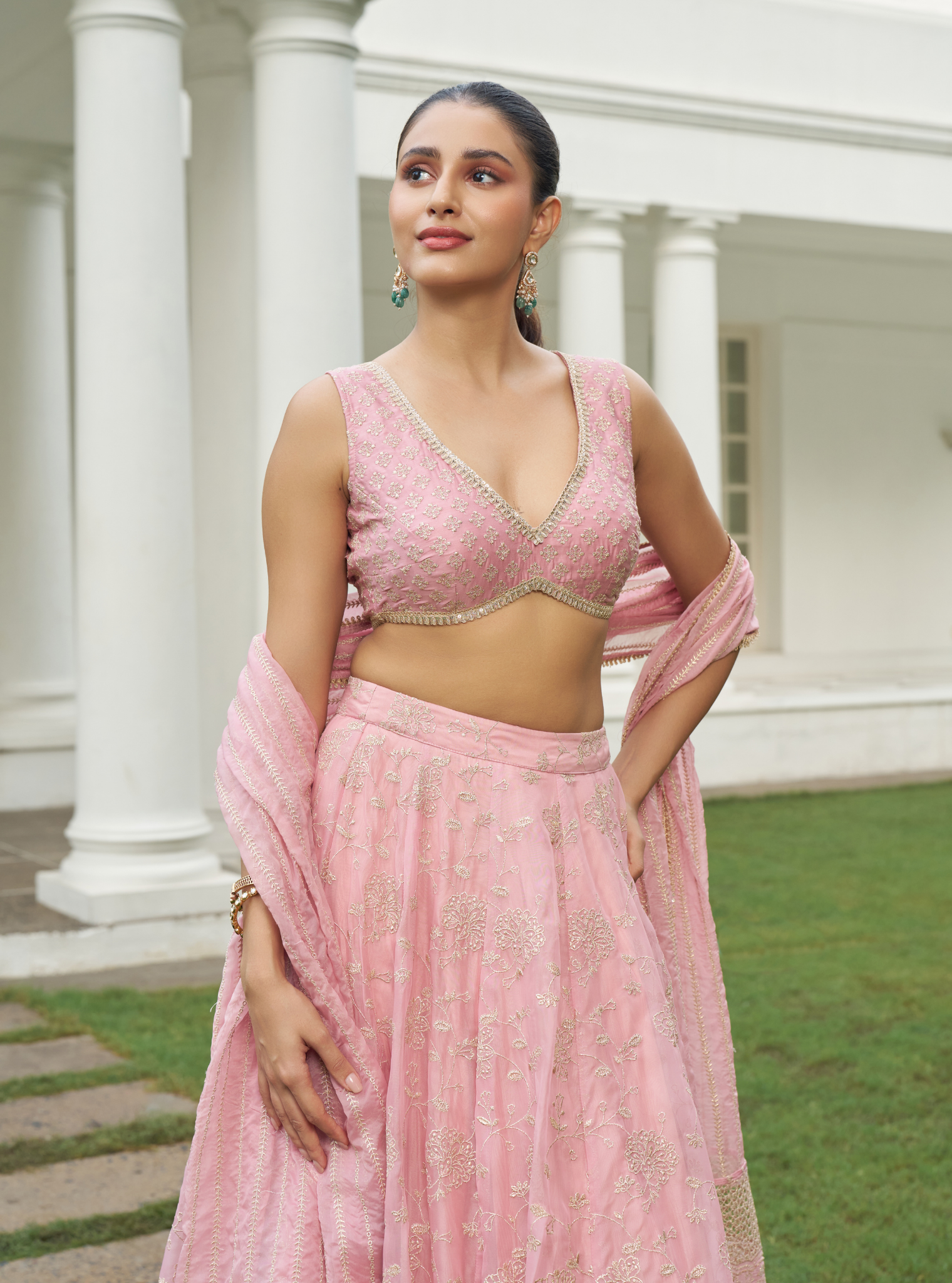 Riwaayat Organza Onion Pink lehenga