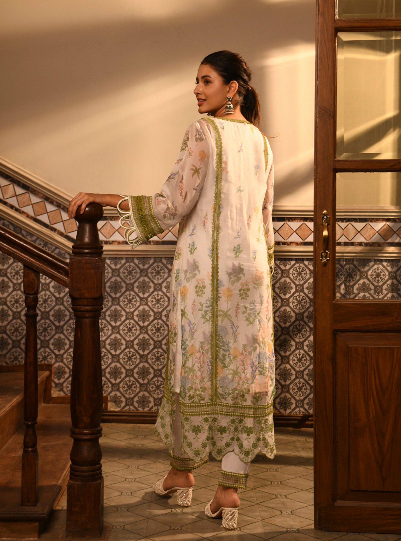 Neda Organza Printed White Kurta Set