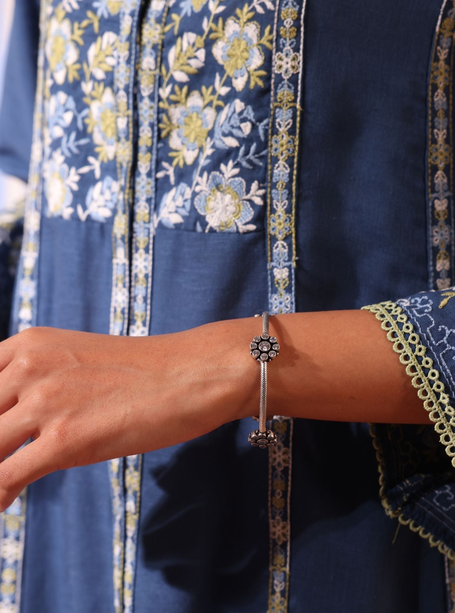 Pure Silver Vana Bangle