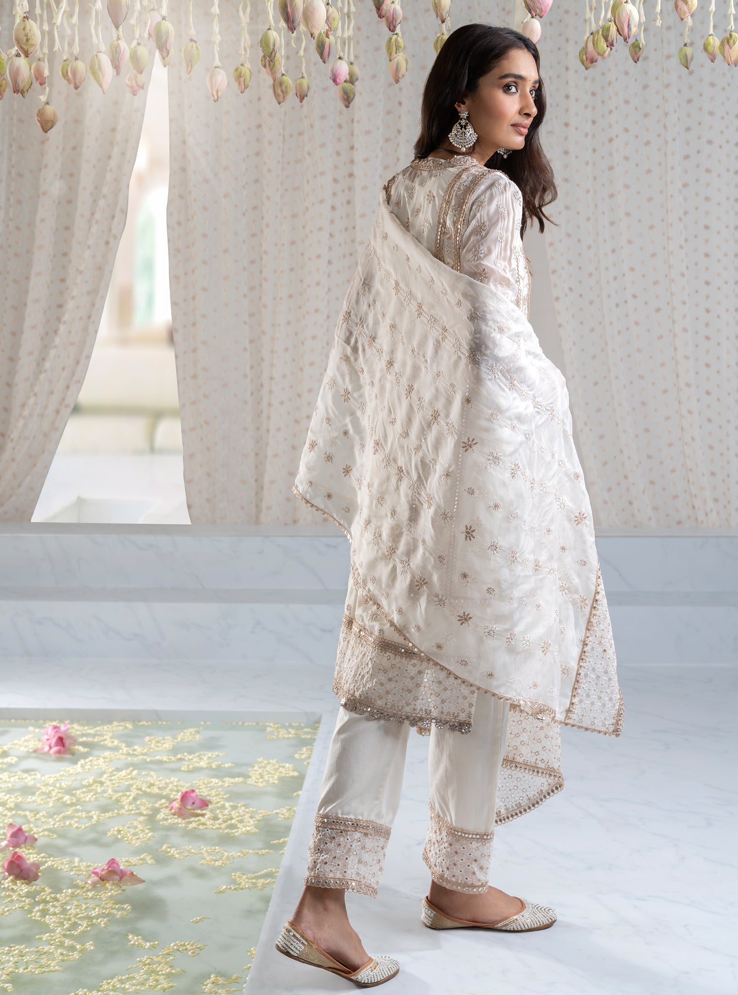 Ilahi Organza Off White Kurta Set
