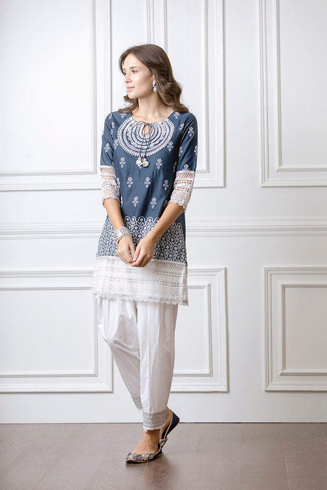 https://cdn.shopify.com/s/files/1/0088/4031/4931/files/portia_navy.mov?1890