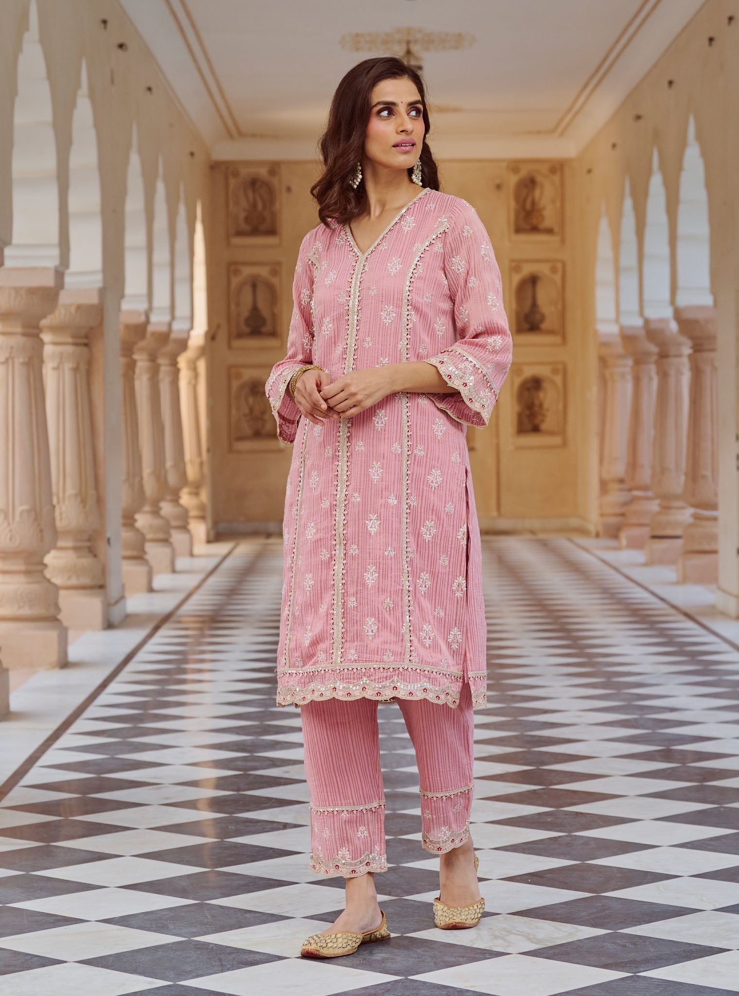 Gerua Banarsi Pink Kurta Set