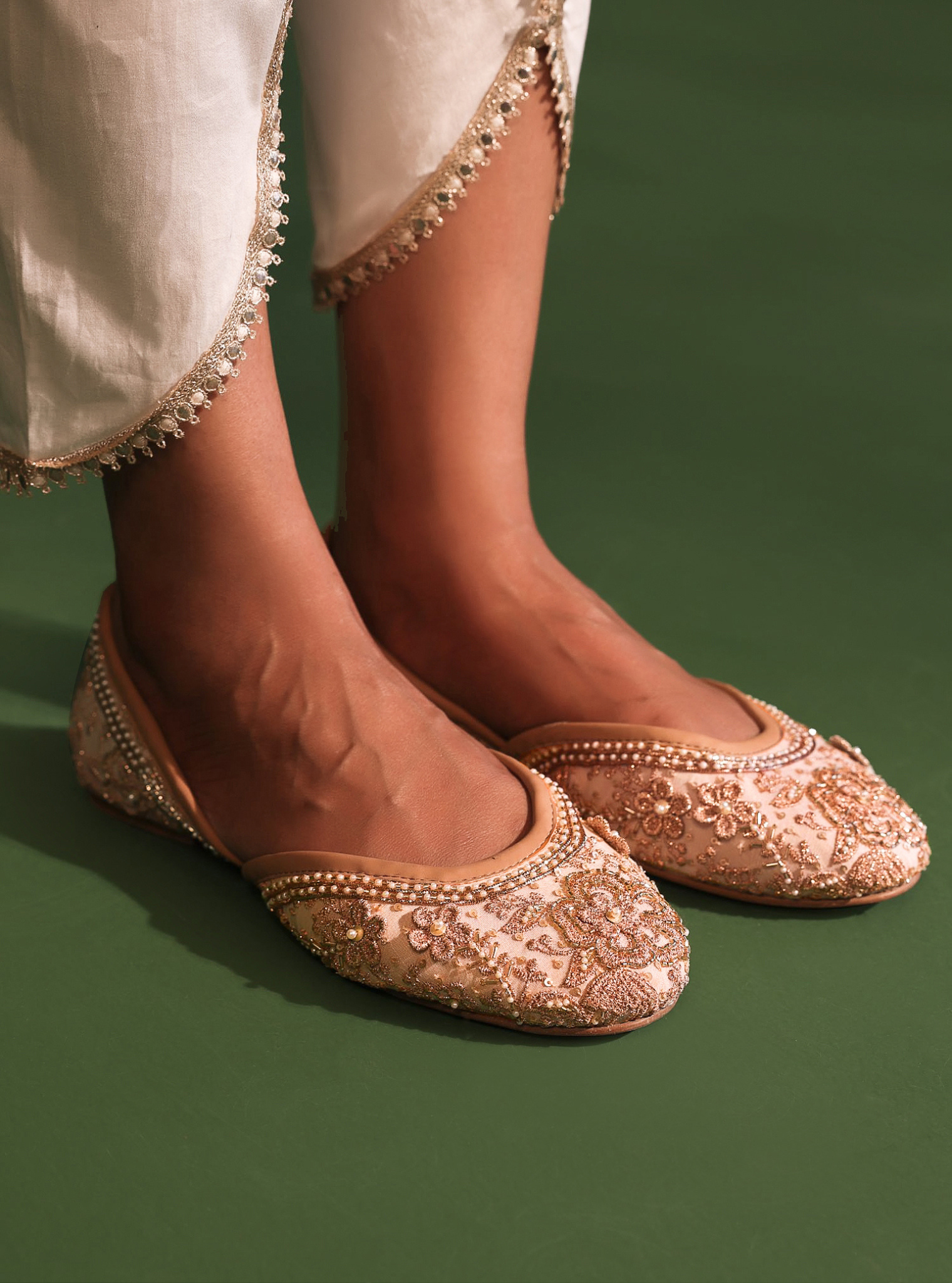 Swarna Gold Vegan Jutti